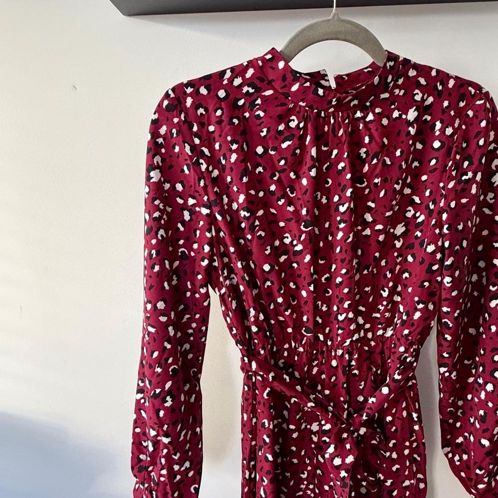 •burgundy print dress •